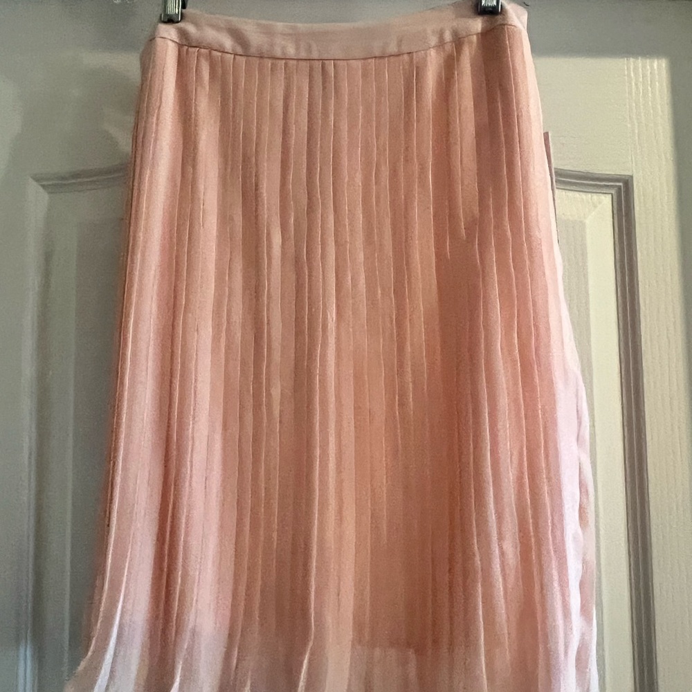 Pleated skirt